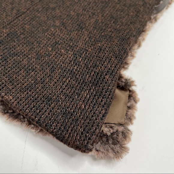 Northern REFLECTIONS Game of Thrones Brown Furry Leather Latch Knit Back Vest - Picture 13 of 16